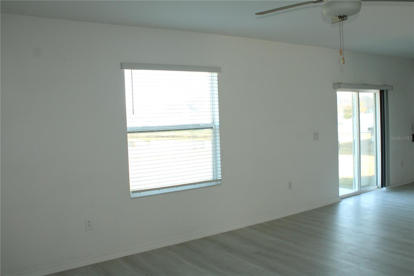 PRAVELA - Residential Lease