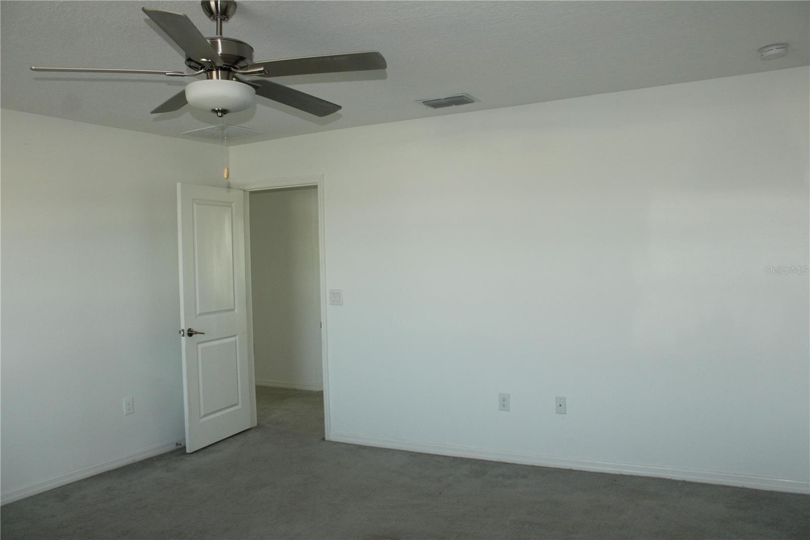 PRAVELA - Residential Lease