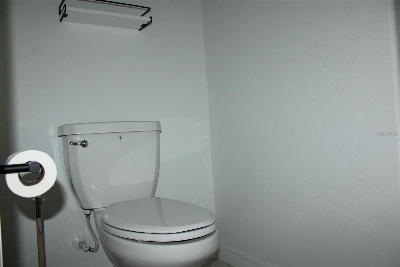 PRAVELA - Residential Lease