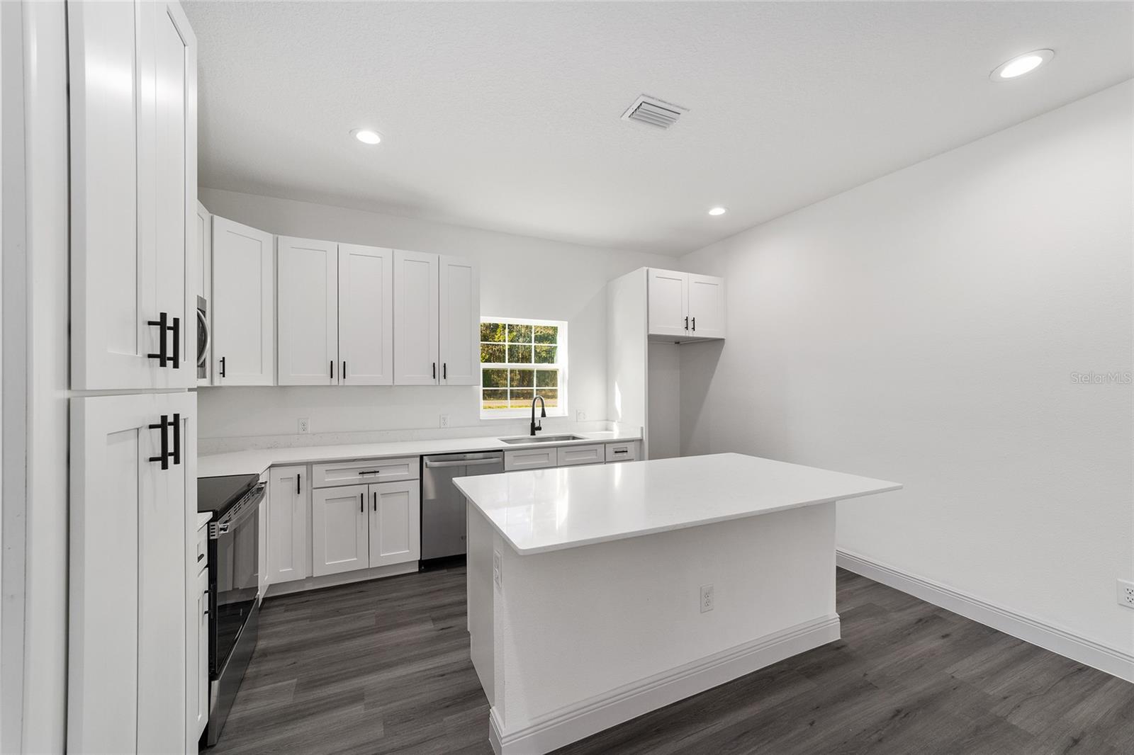 WILLISTON HYLNDS GOLF & C CLUB ESTATE - Residential Lease
