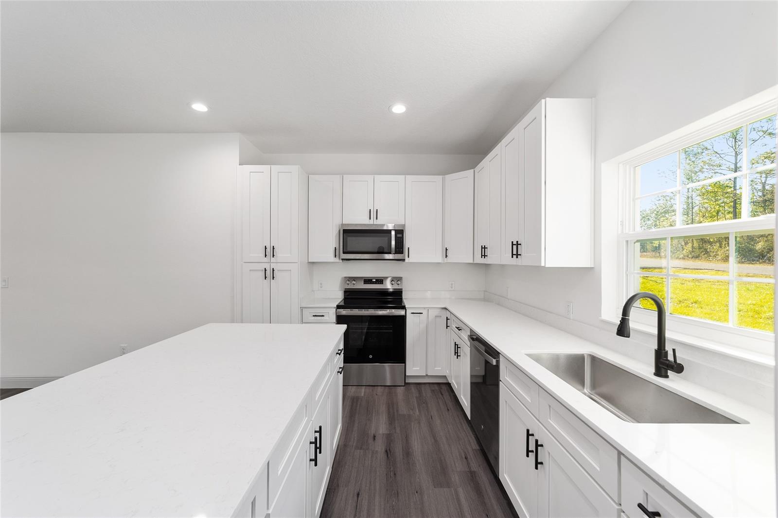 WILLISTON HYLNDS GOLF & C CLUB ESTATE - Residential Lease