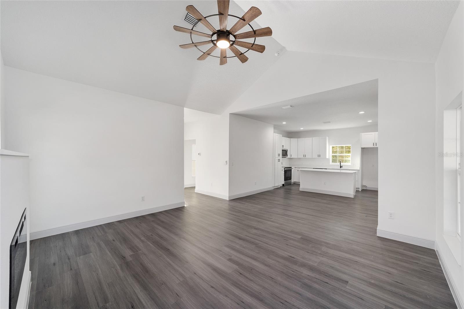 WILLISTON HYLNDS GOLF & C CLUB ESTATE - Residential Lease