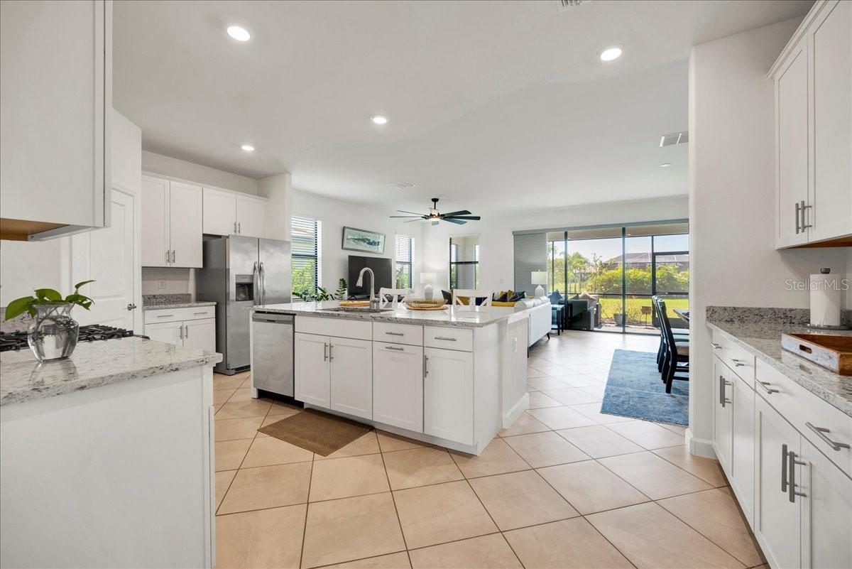 LORRAINE LAKES - Residential Lease
