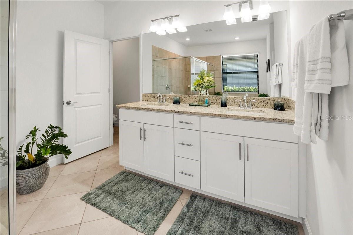 LORRAINE LAKES - Residential Lease
