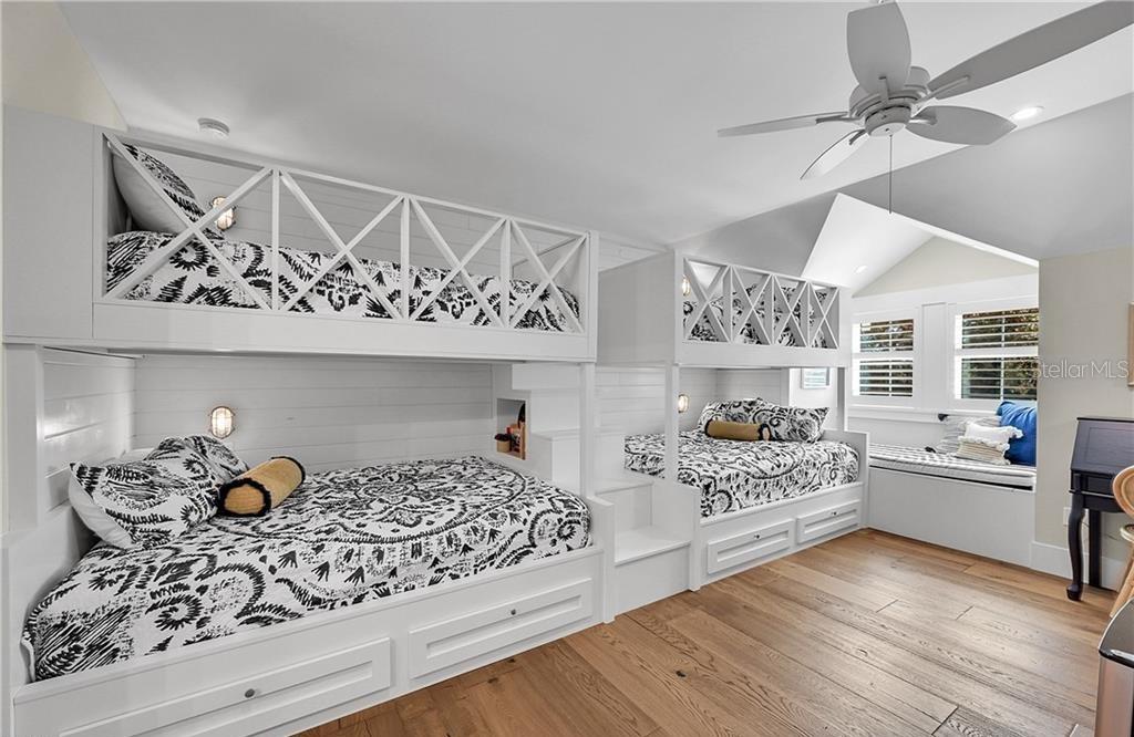 HERONS COVE - Residential