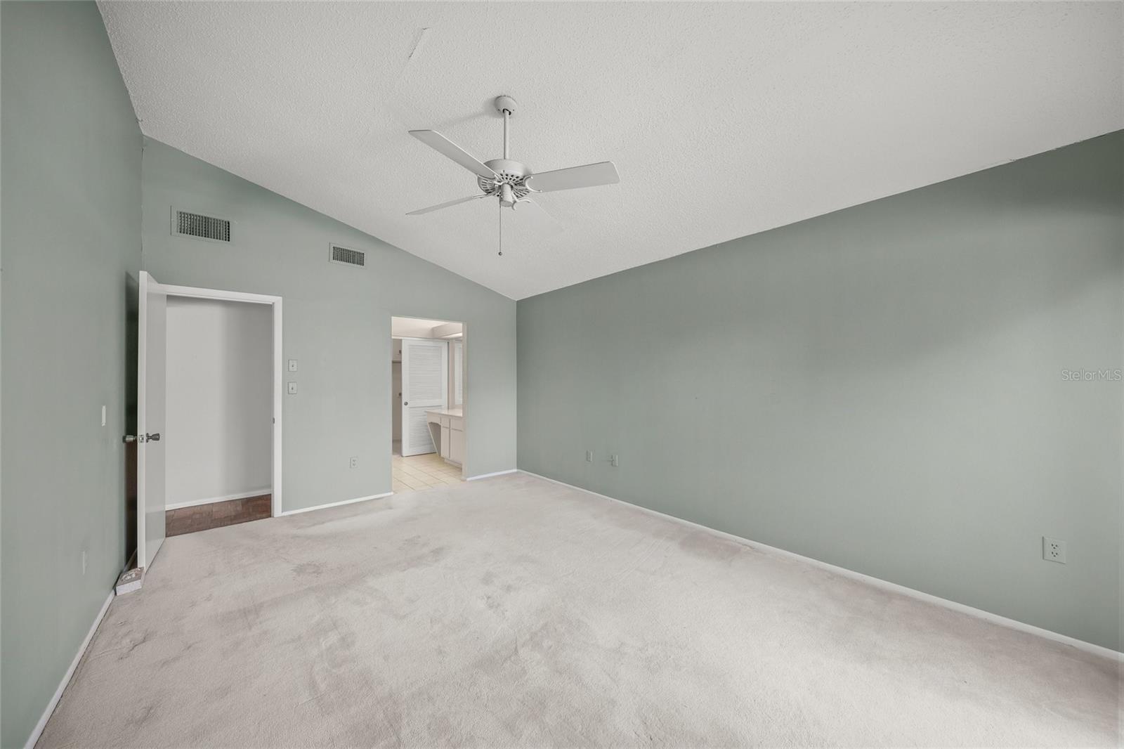 KNOLLS THE, BENT TREE - Residential