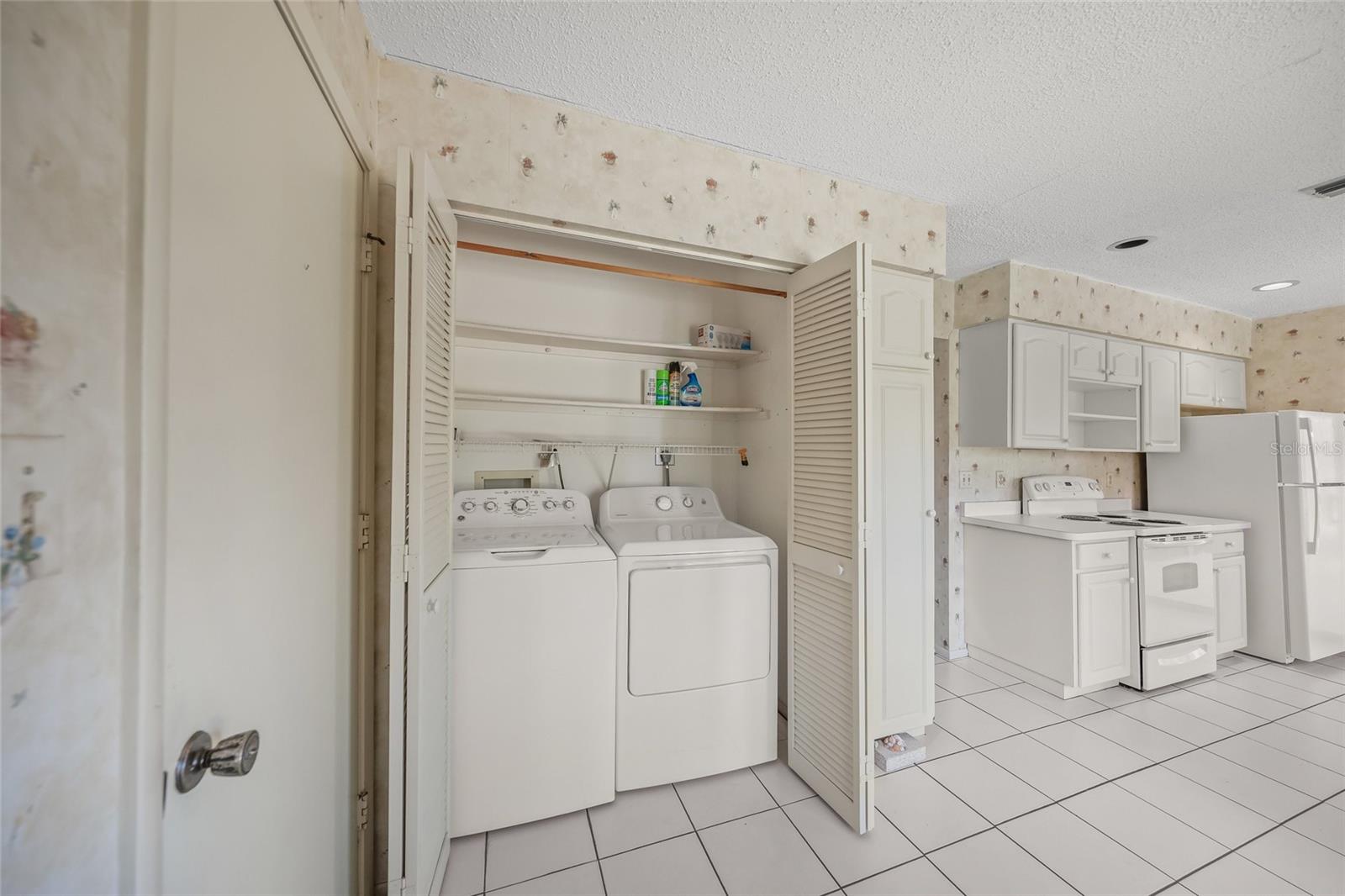 KNOLLS THE, BENT TREE - Residential