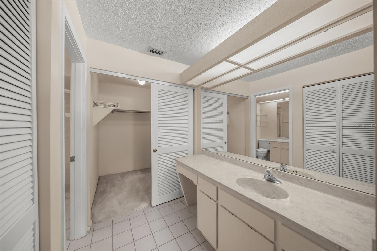 KNOLLS THE, BENT TREE - Residential