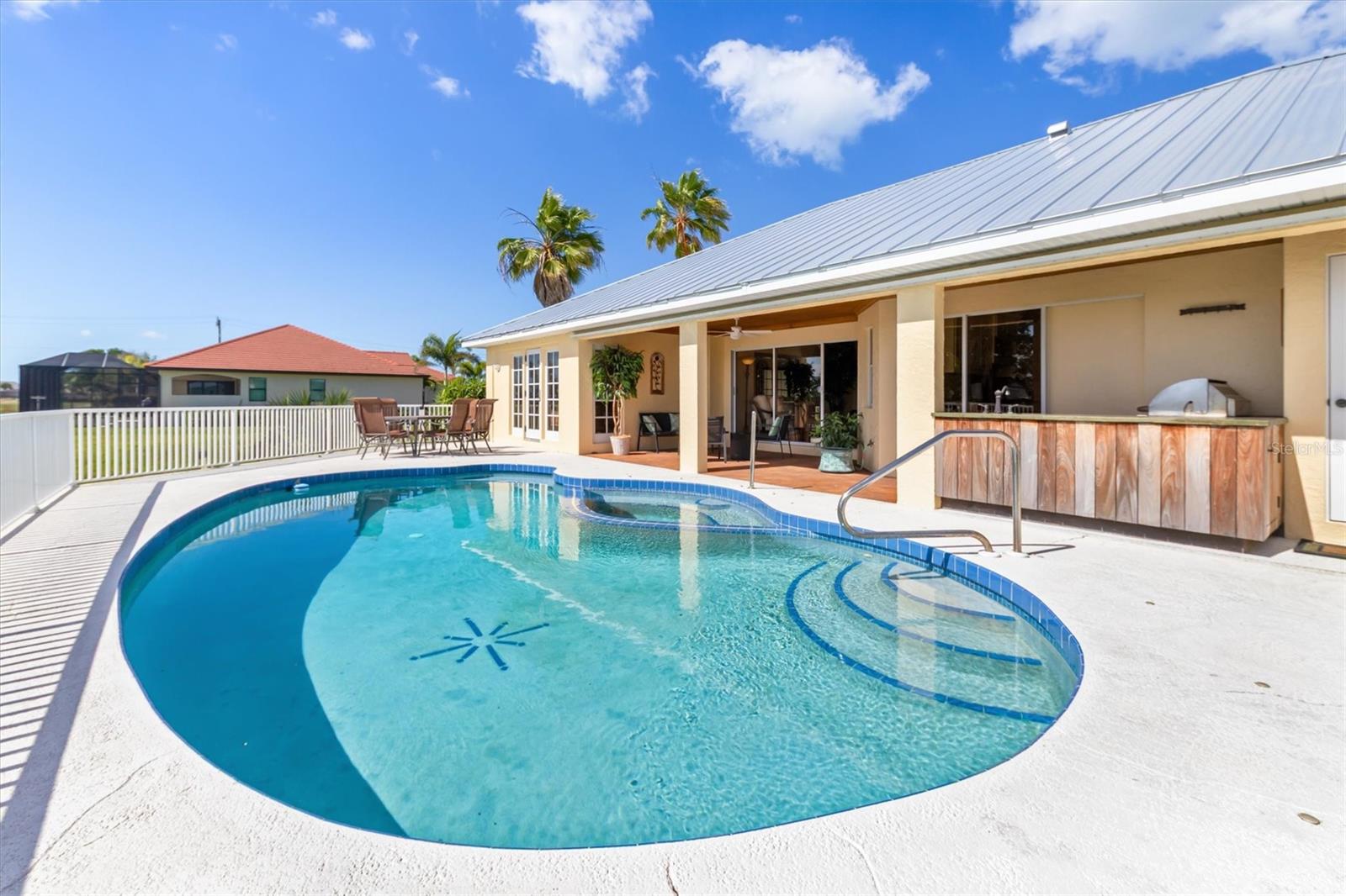 CAPE HAZE WINDWARD - Residential