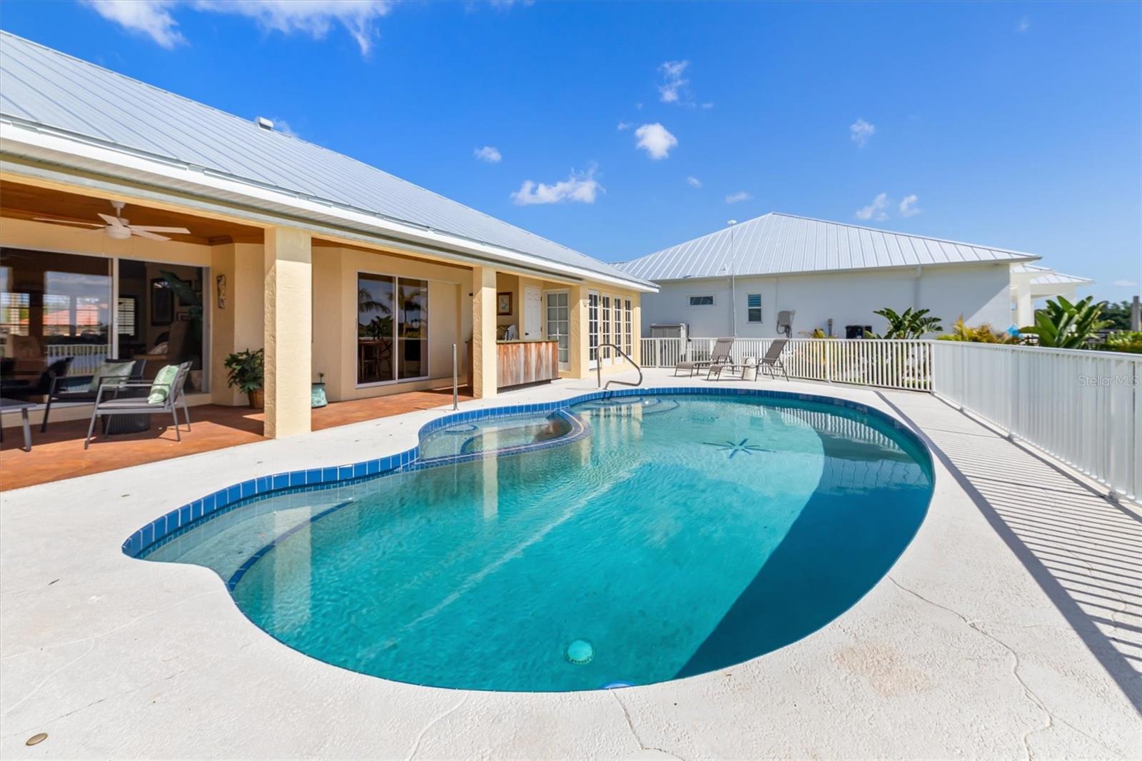 CAPE HAZE WINDWARD - Residential