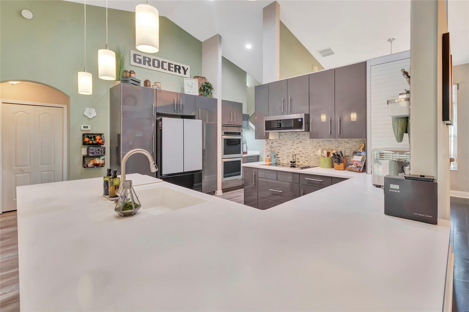 CRESCENT LAKE CLUB - Residential