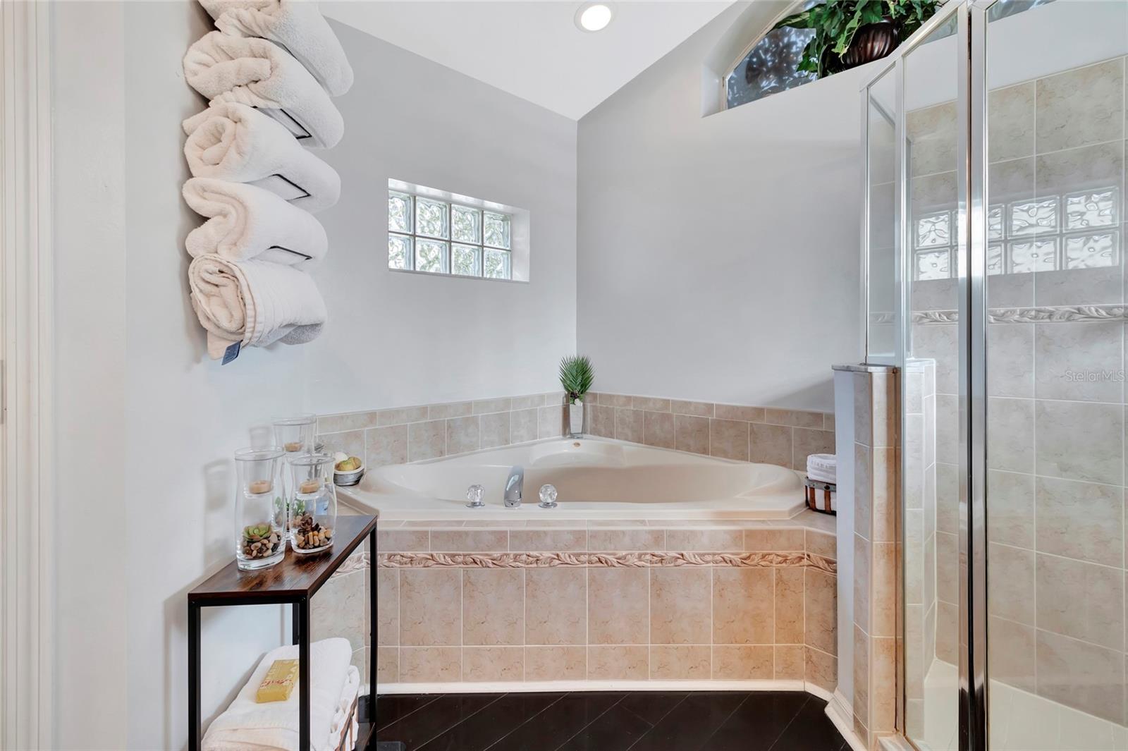 CRESCENT LAKE CLUB - Residential