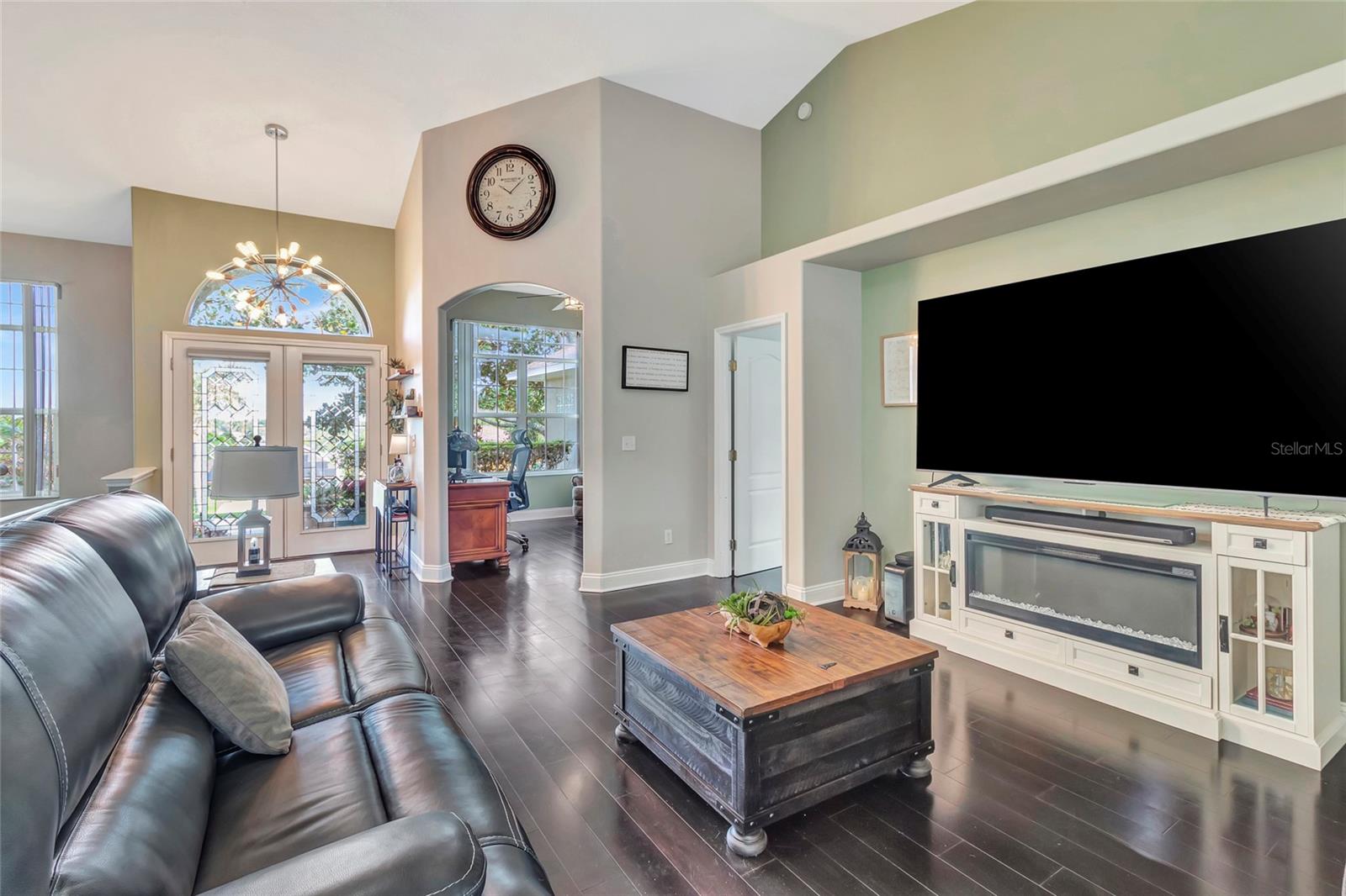 CRESCENT LAKE CLUB - Residential