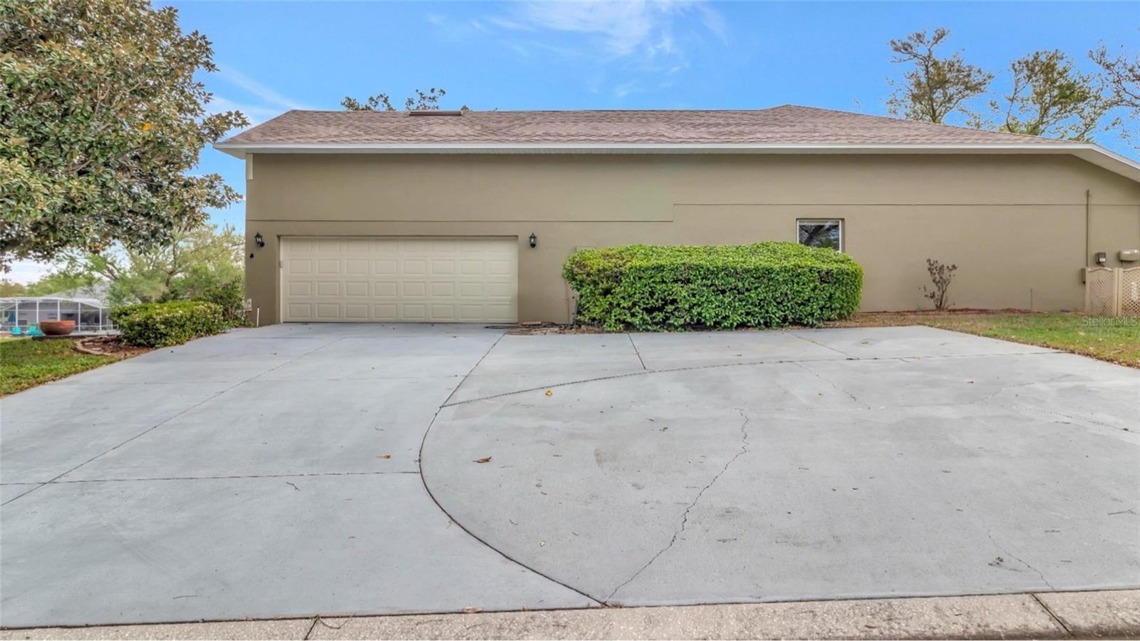 CRESCENT LAKE CLUB - Residential