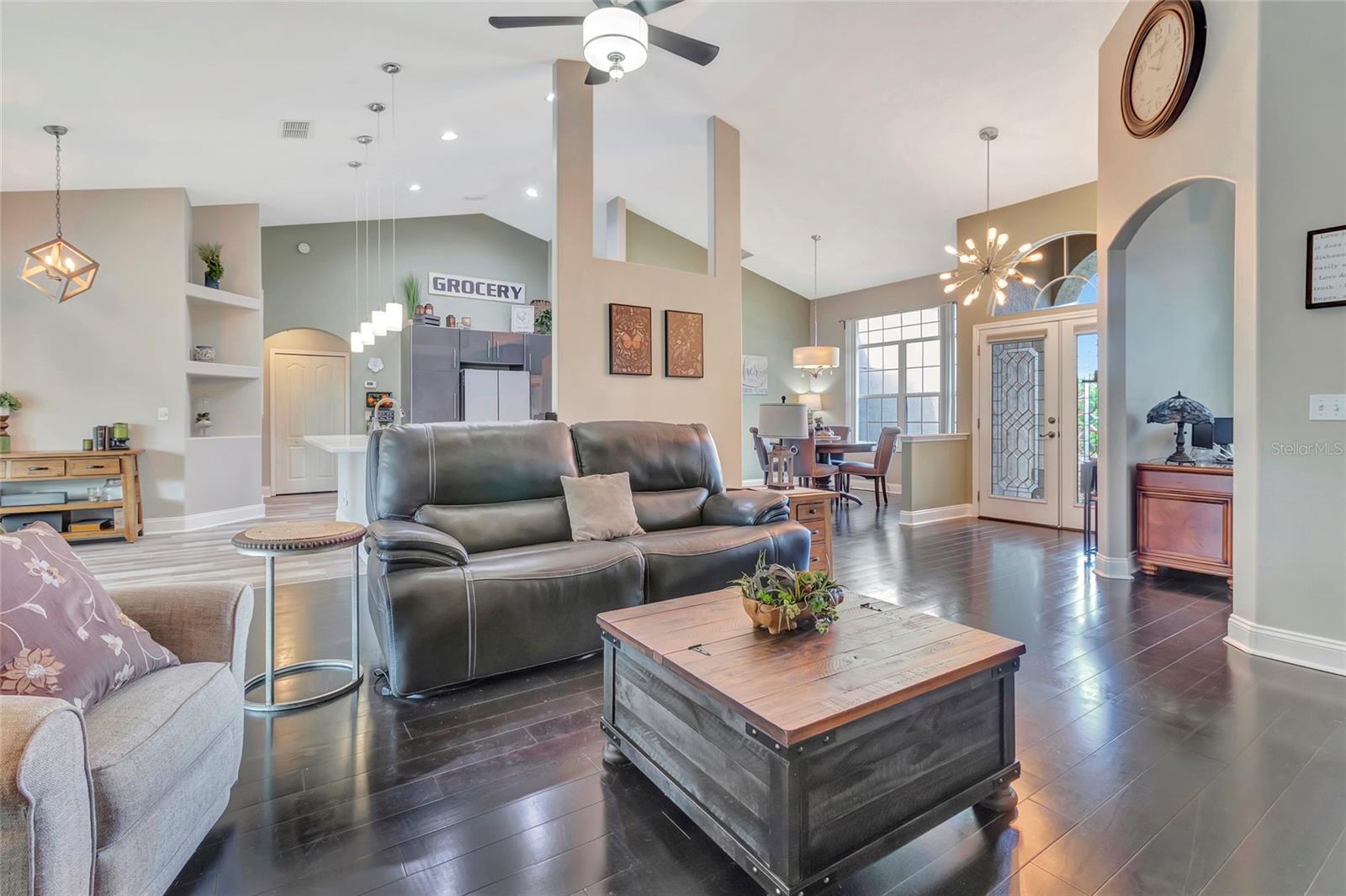 CRESCENT LAKE CLUB - Residential