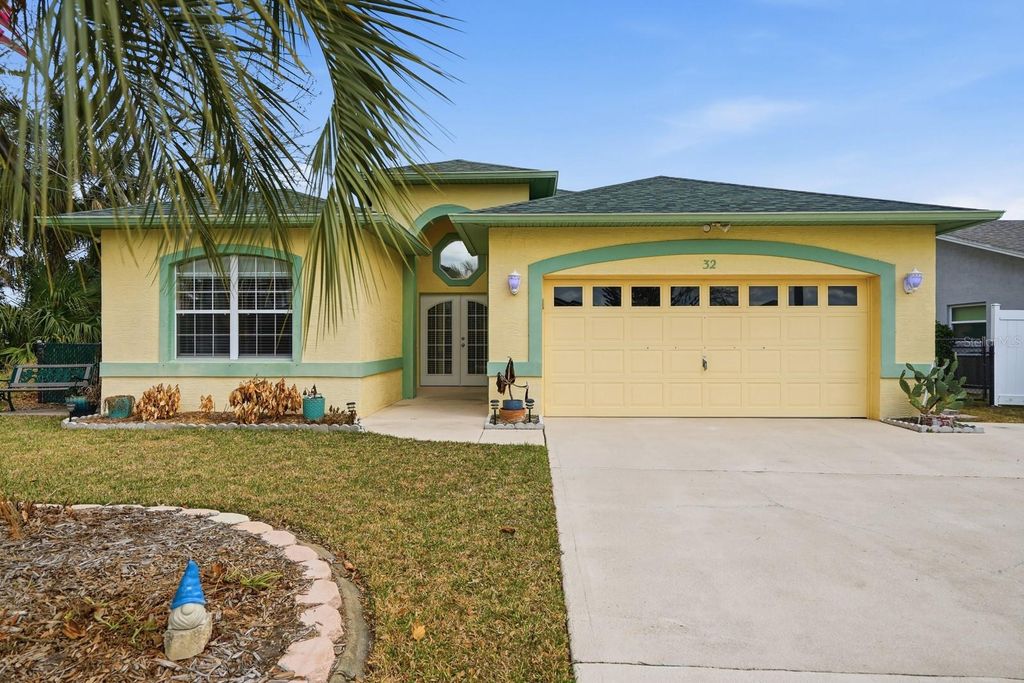 Photo of 32 Comanche Court, Palm Coast, FL 32137 (MLS # V4947451)