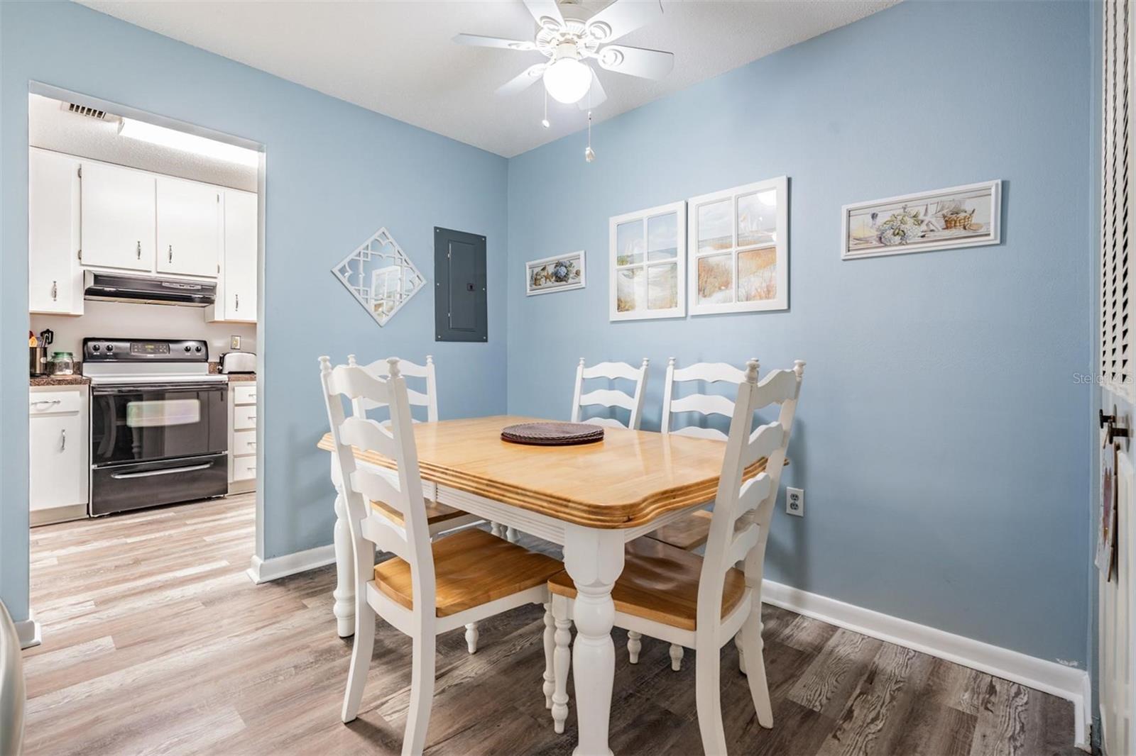 MEDITERRANEAN MANORS - Residential