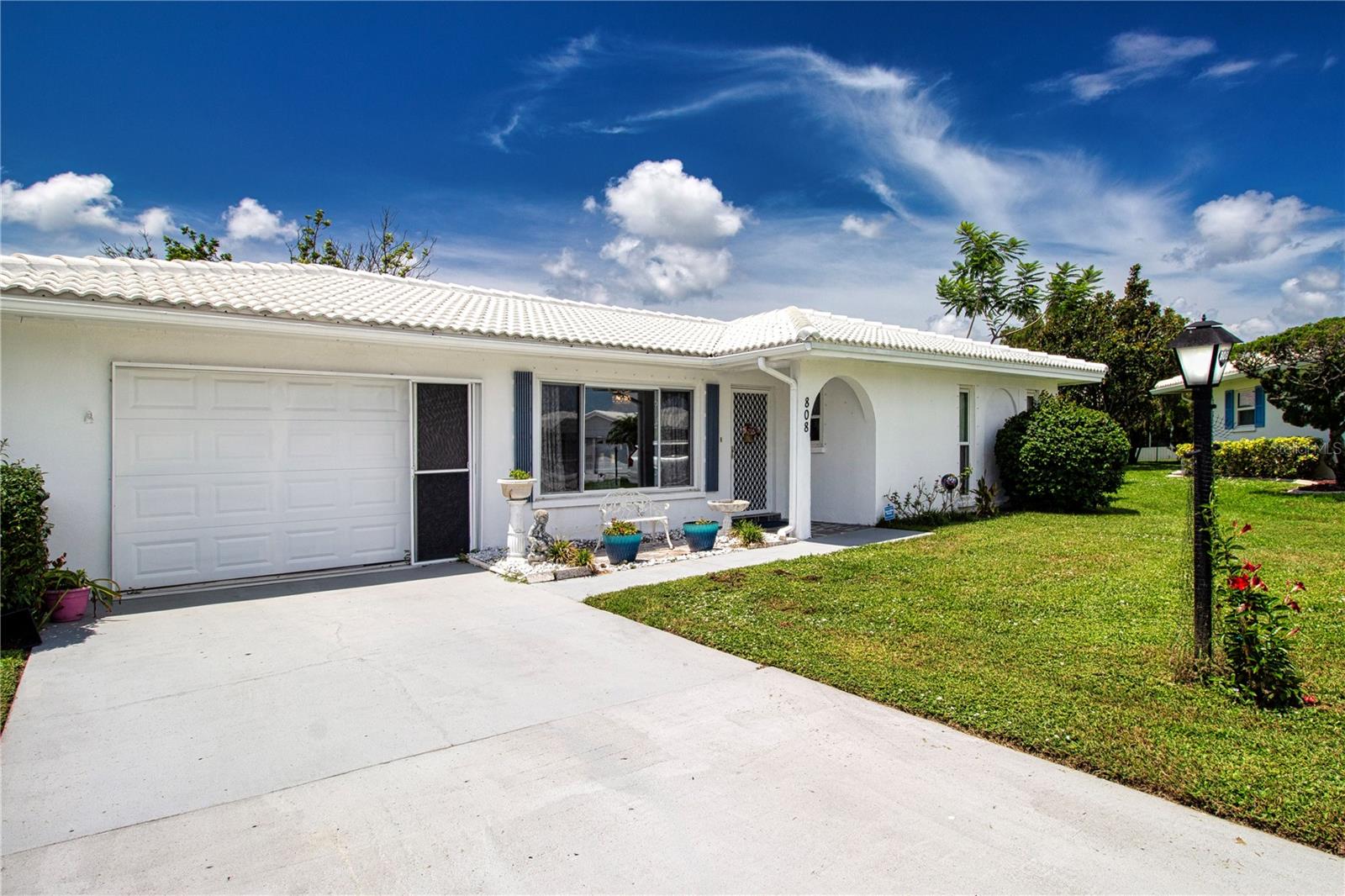 RIVER ISLES - Residential