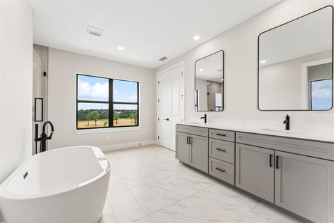 Tiny photo for 16243 Vetta Drive, Montverde, FL 34756 (MLS # G5099164)
