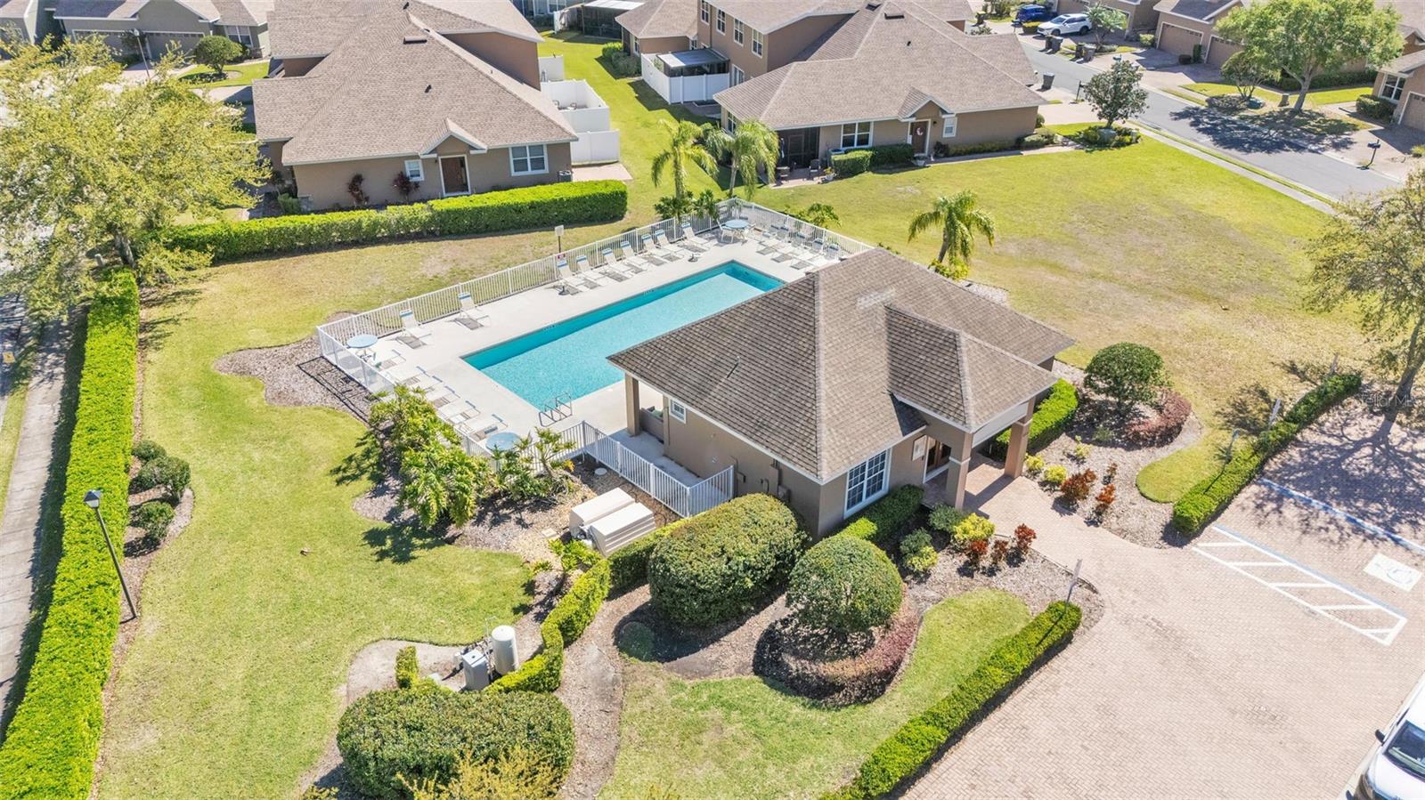 CHELSEA OAKS - Residential