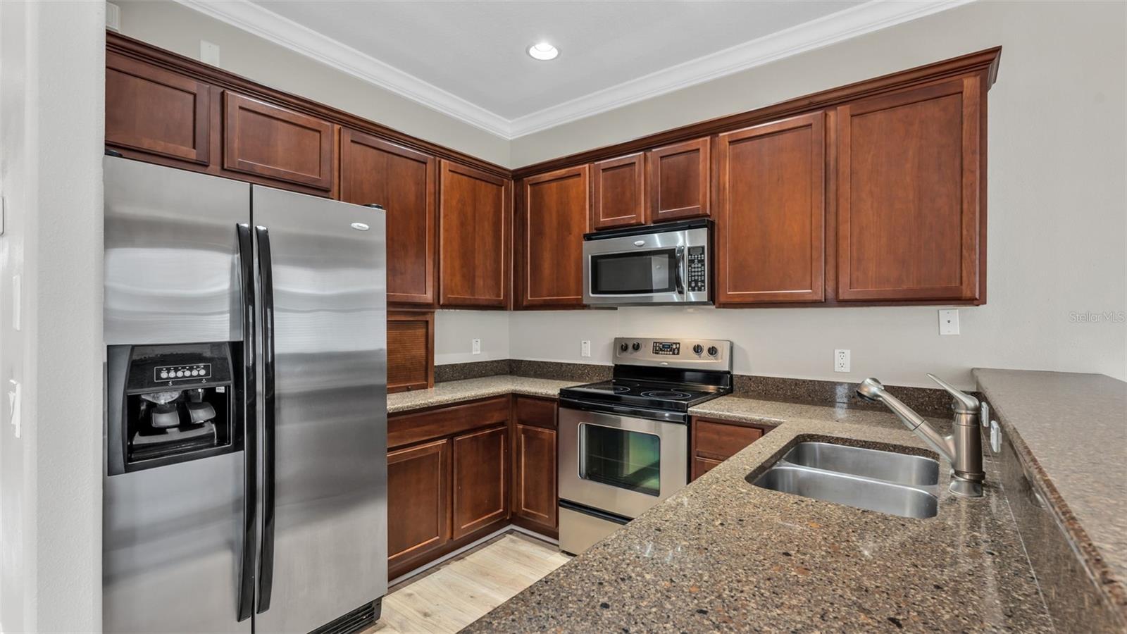 CHELSEA OAKS - Residential