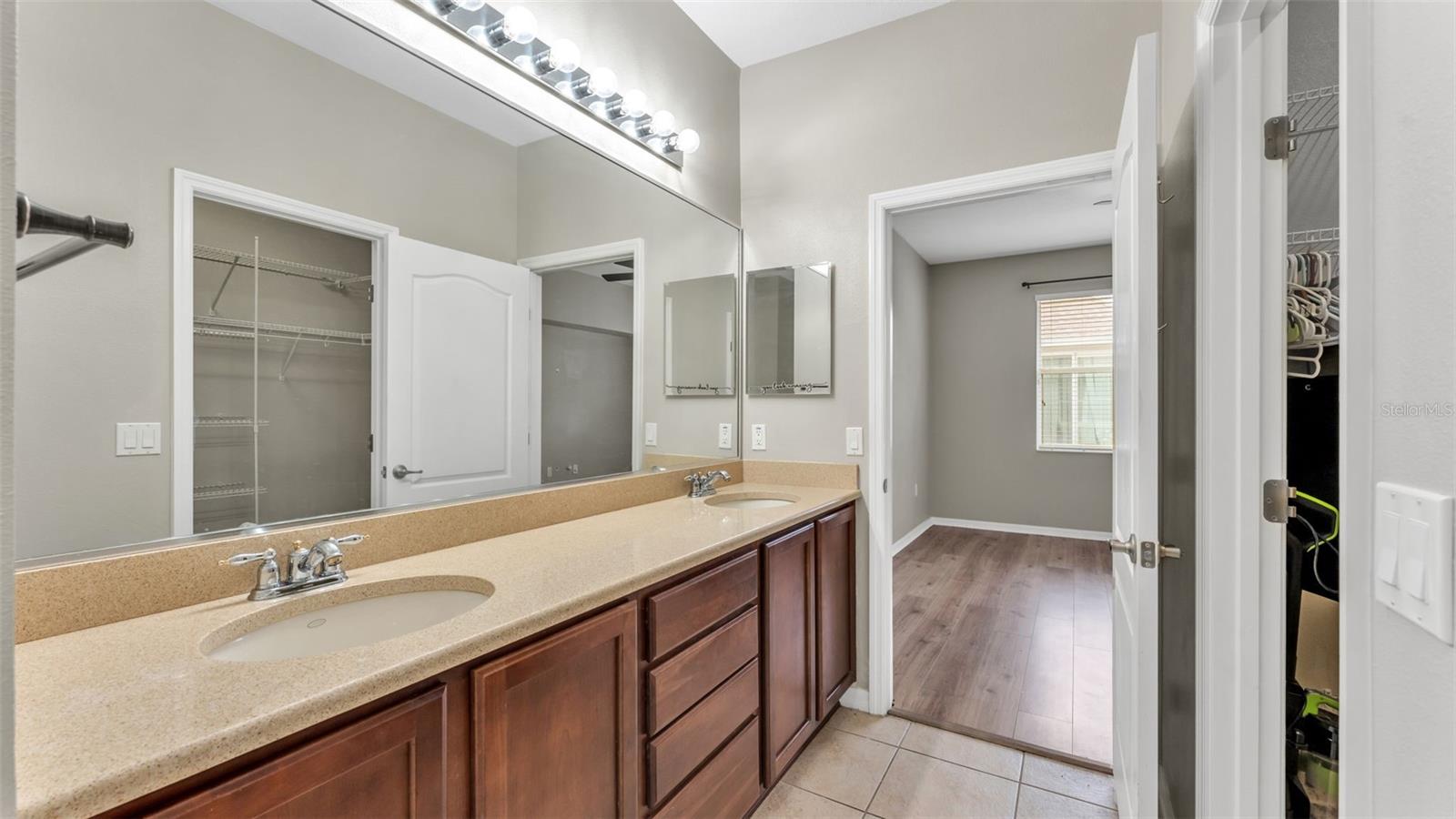 CHELSEA OAKS - Residential