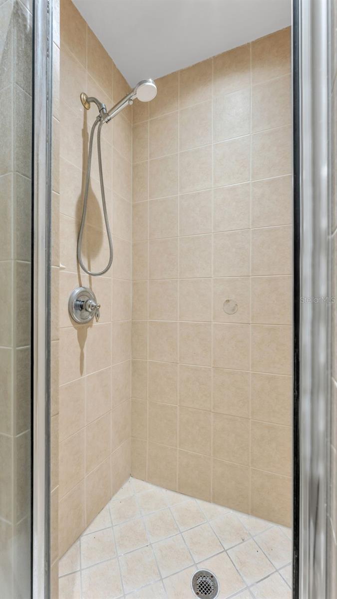 CHELSEA OAKS - Residential