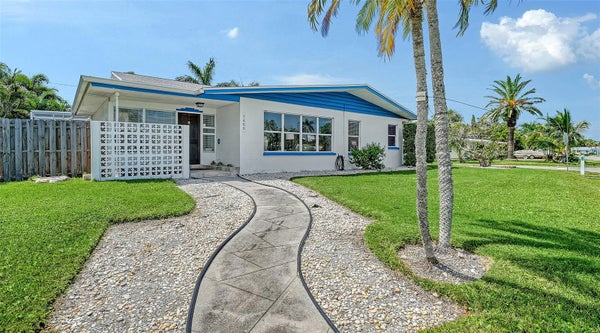 7406 MARINA DR APT B, HOLMES BEACH, FL 34217 - Image f8cc4100c921ffeef7a9fd2b5bf5987e/921340394