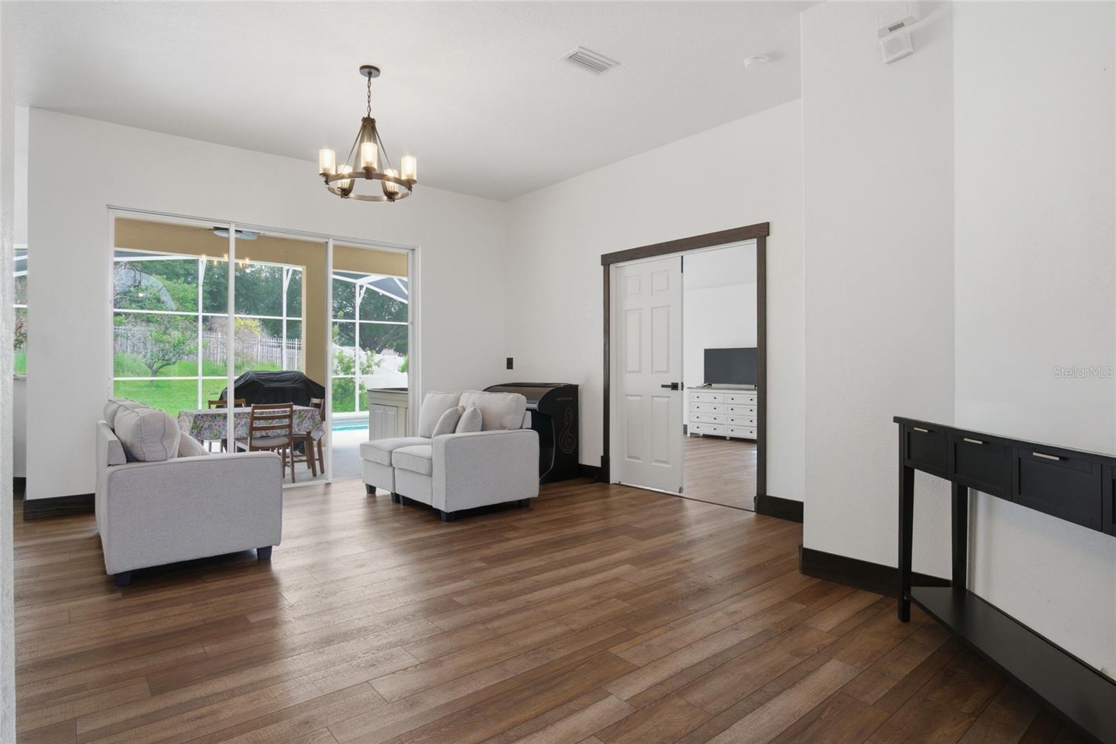CRESCENT LAKE CLUB FIRST ADD - Residential