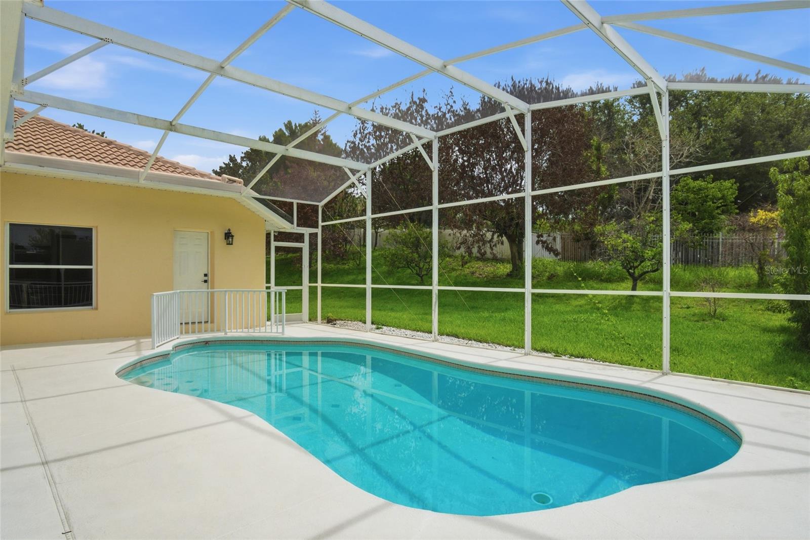 CRESCENT LAKE CLUB FIRST ADD - Residential