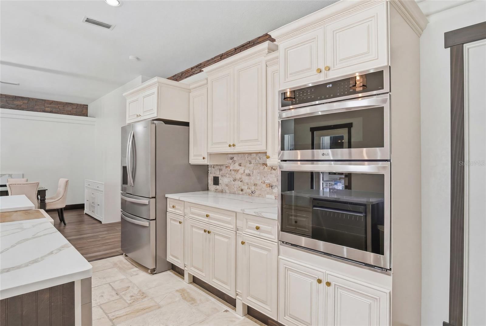 CRESCENT LAKE CLUB FIRST ADD - Residential