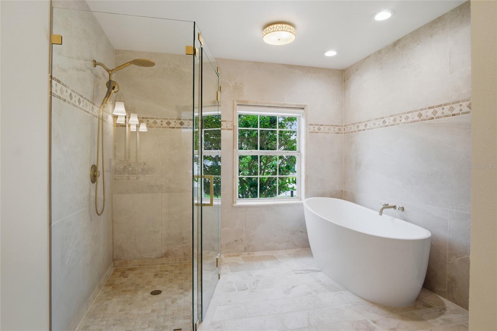 CRESCENT LAKE CLUB FIRST ADD - Residential