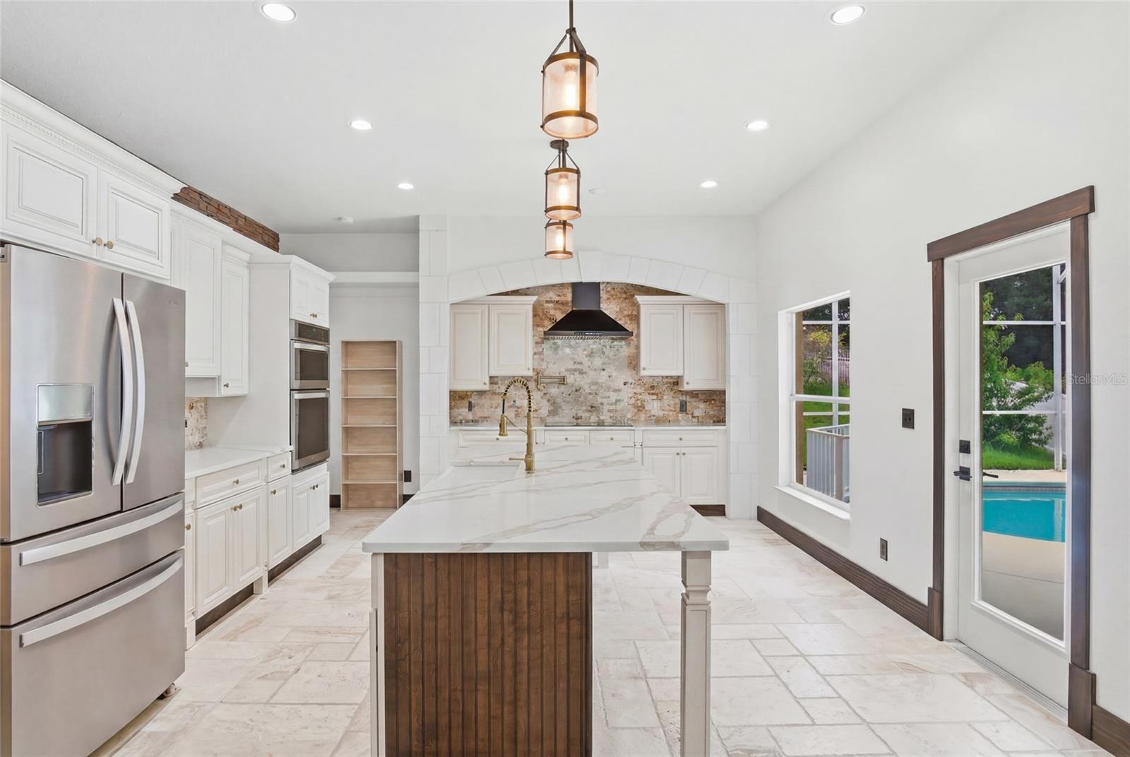 CRESCENT LAKE CLUB FIRST ADD - Residential