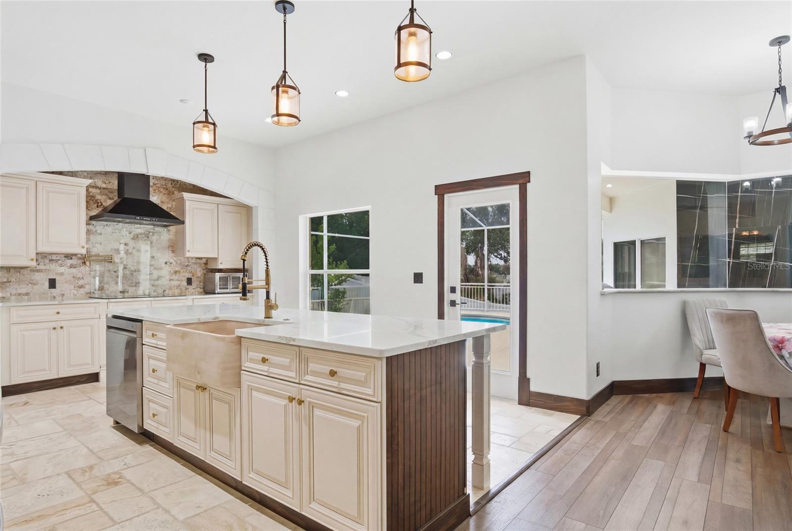 CRESCENT LAKE CLUB FIRST ADD - Residential