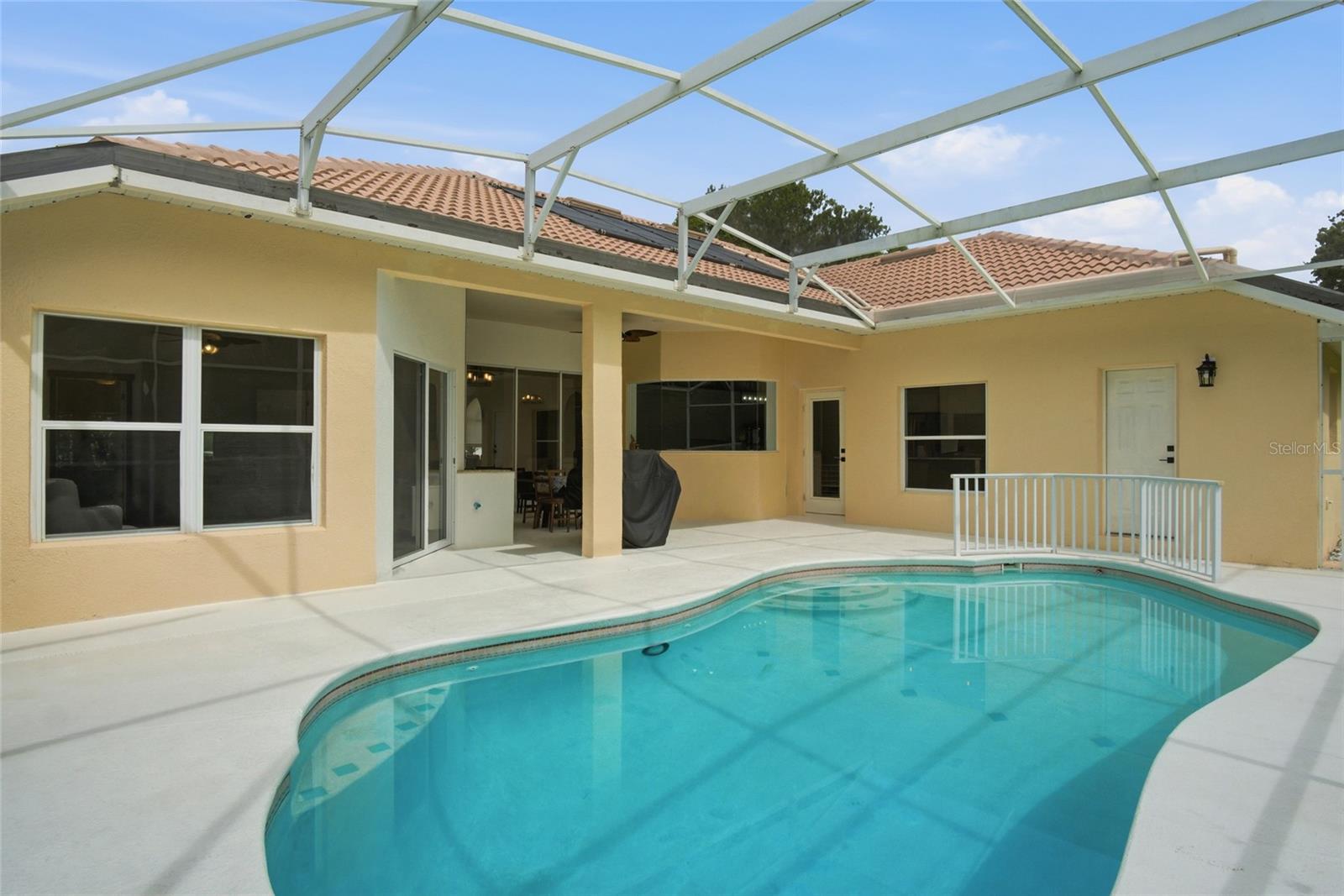 CRESCENT LAKE CLUB FIRST ADD - Residential