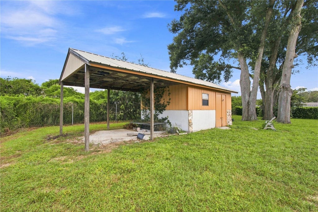 Photo of 12501 Apalachee Place, Thonotosassa, FL 33592 (MLS # TB8547063)