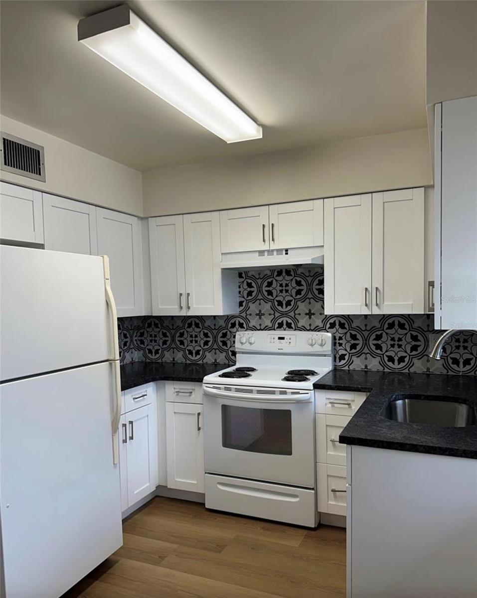 DIXIELAND REV - Residential Lease