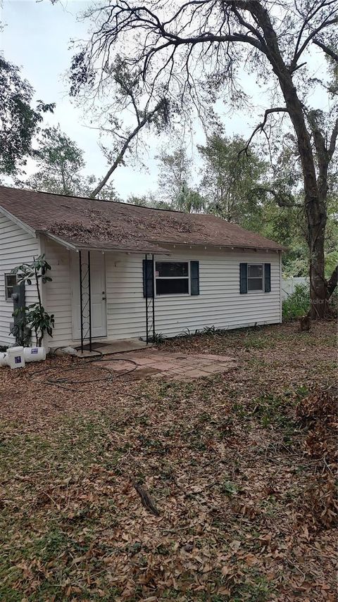 A home in EUSTIS