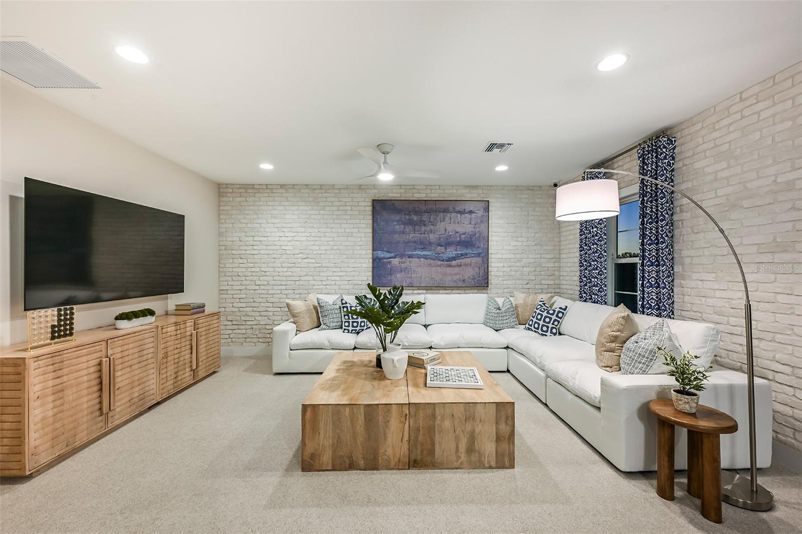 STAR FARMS - Residential