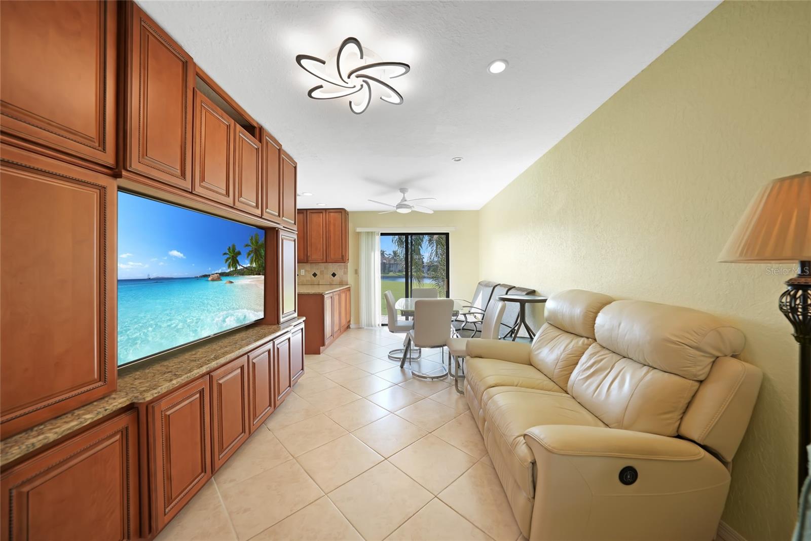 WIN-QUIST TWNHS - Residential