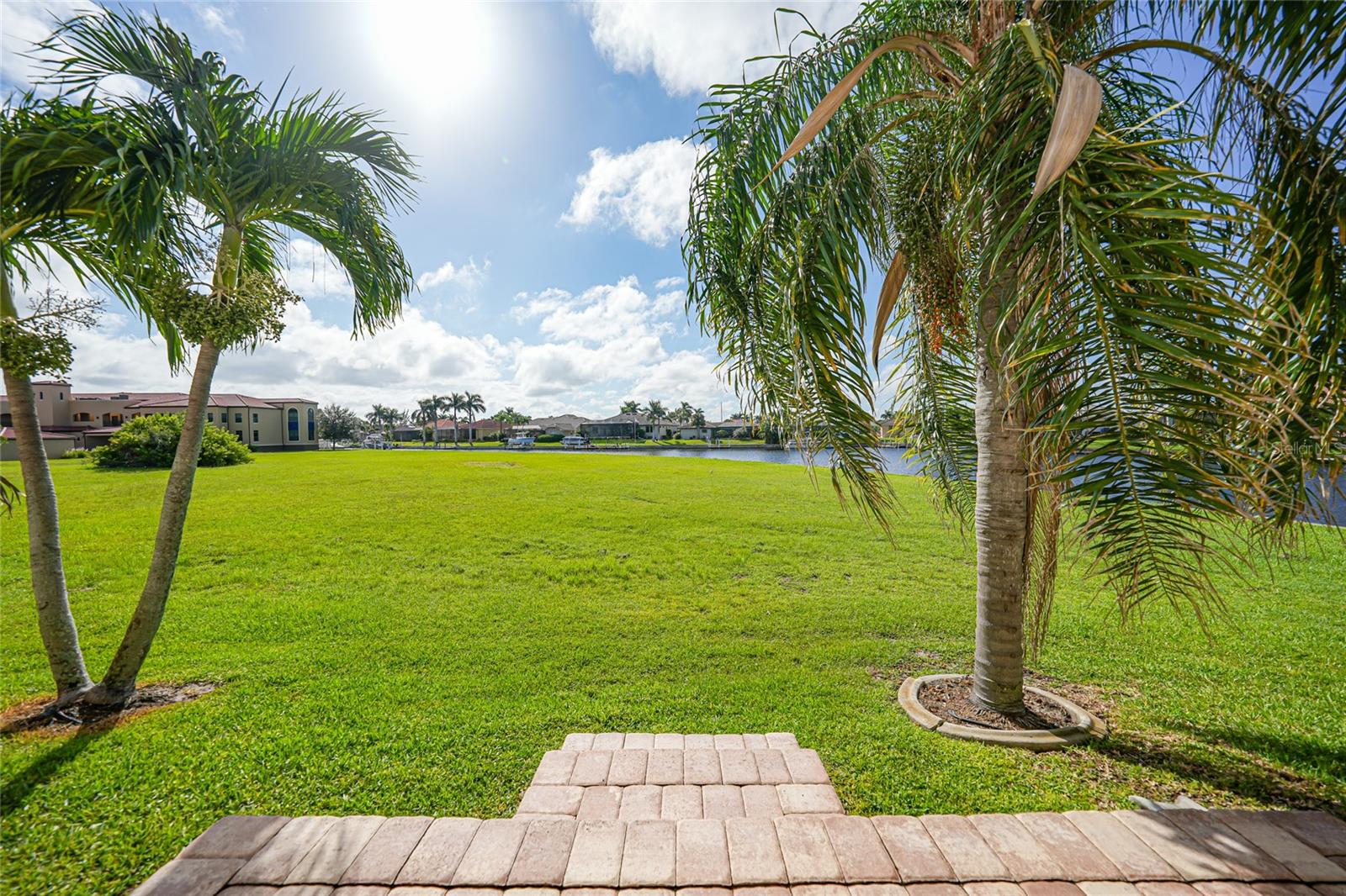 WIN-QUIST TWNHS - Residential