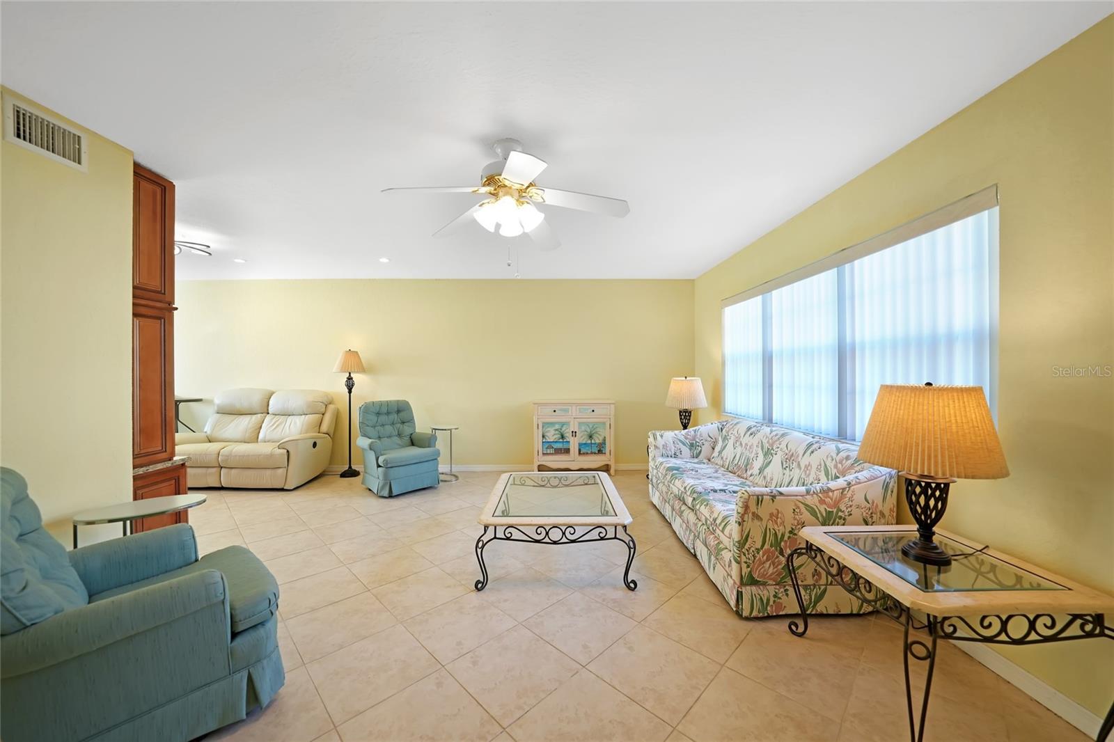 WIN-QUIST TWNHS - Residential
