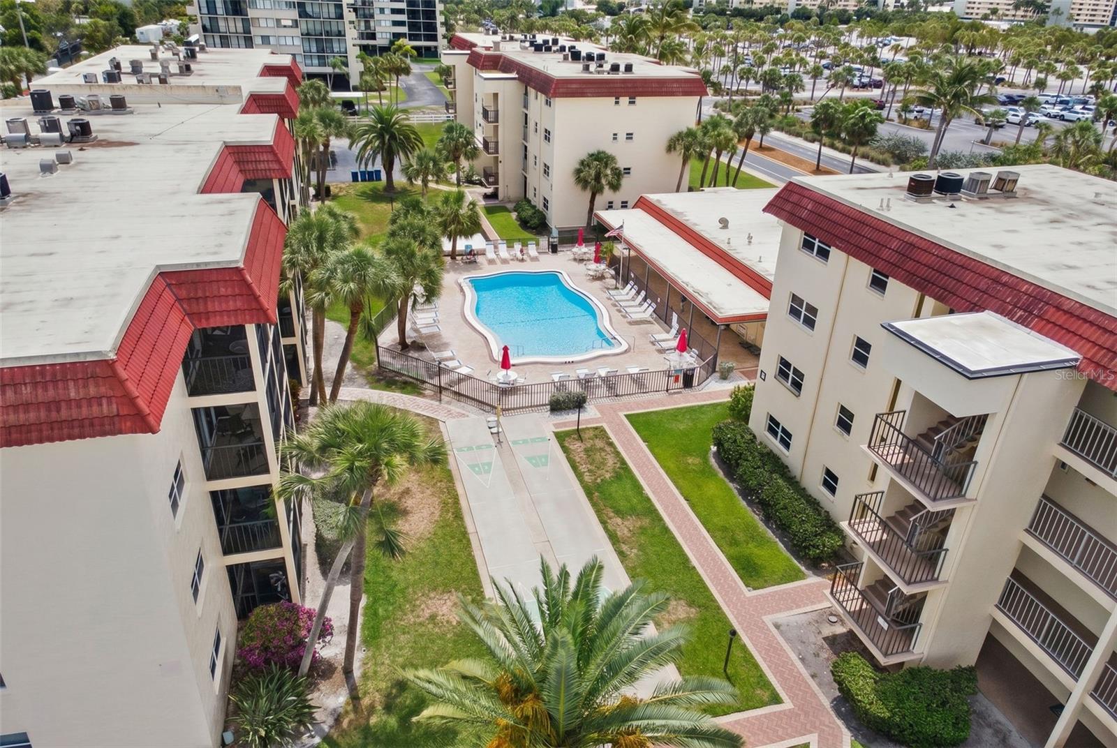 915 BEACH ROAD 318