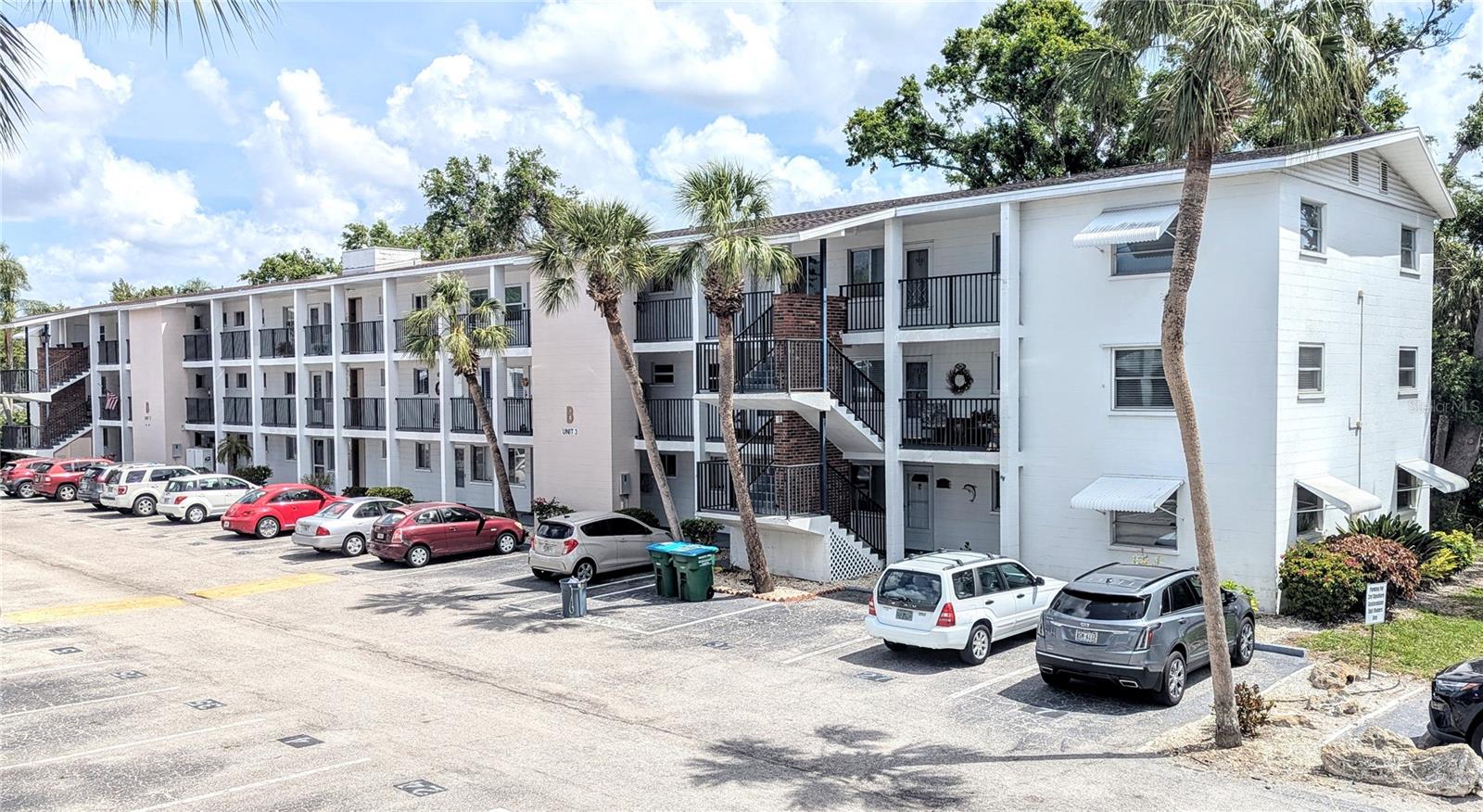 THE THIRD BAYSHORE - Residential