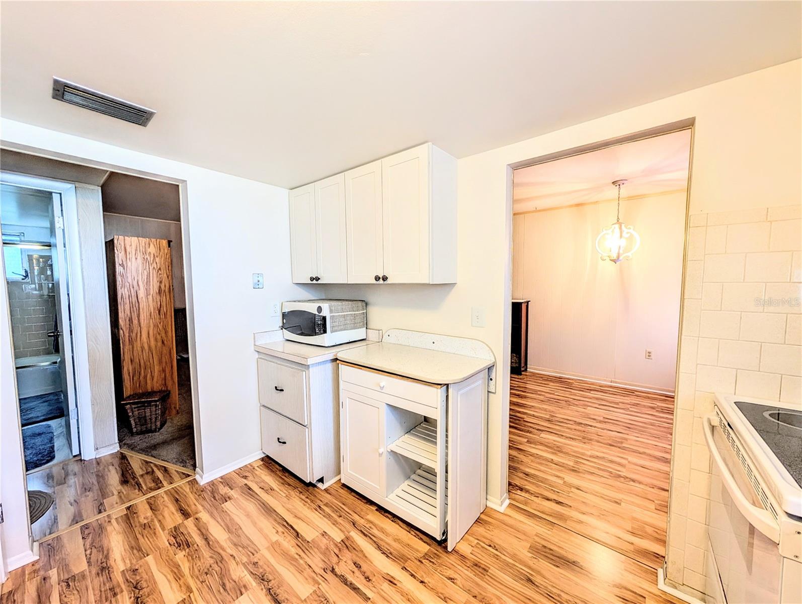 THE THIRD BAYSHORE - Residential