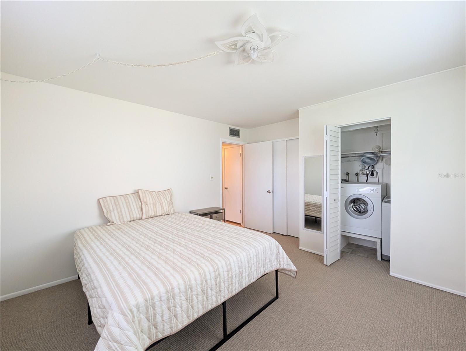 THE THIRD BAYSHORE - Residential