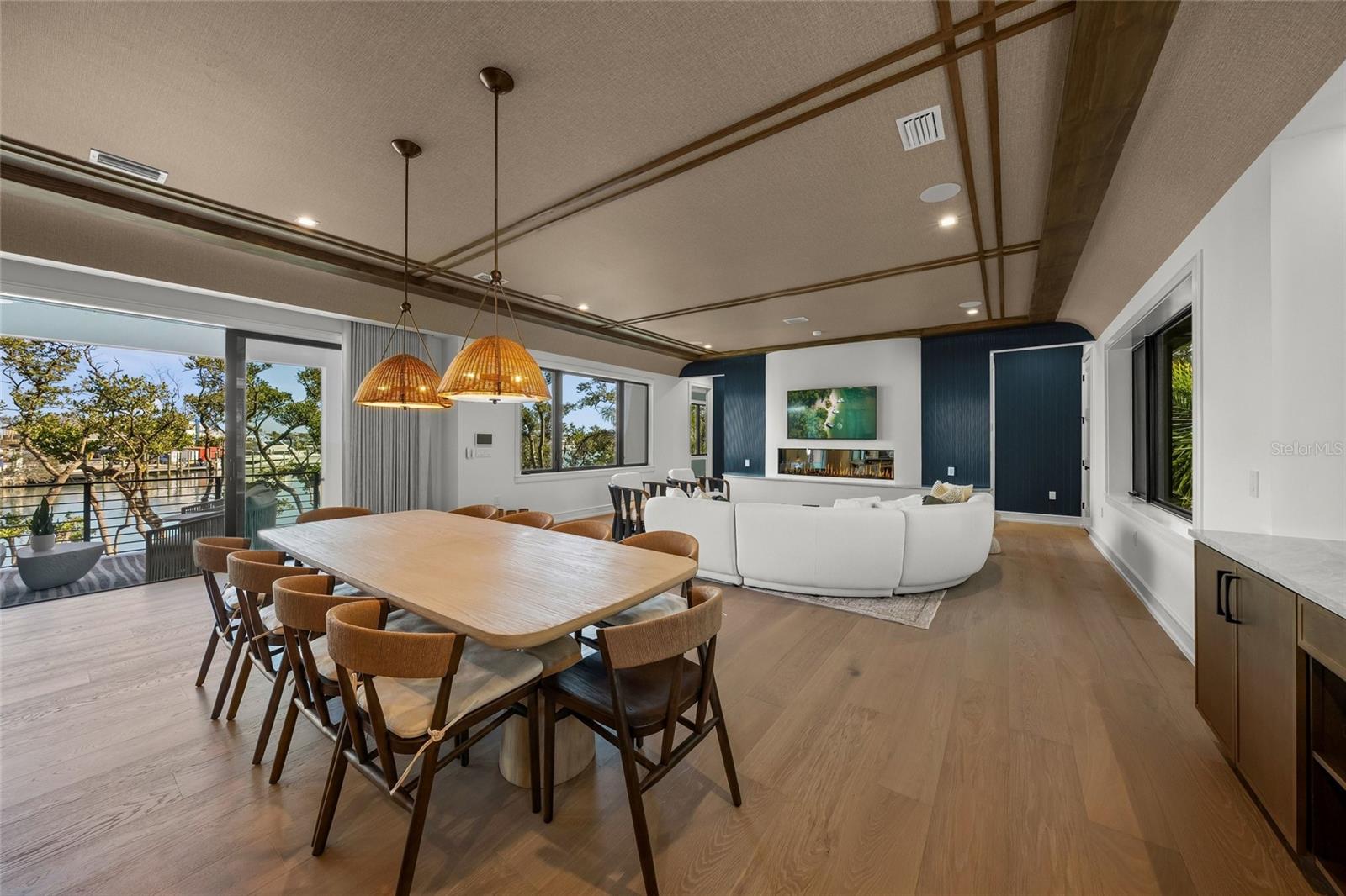 SOUTH BAY BLVD - Residential