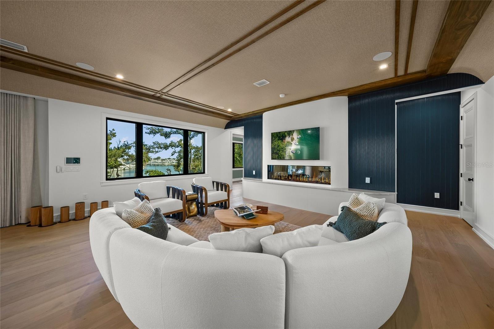 SOUTH BAY BLVD - Residential