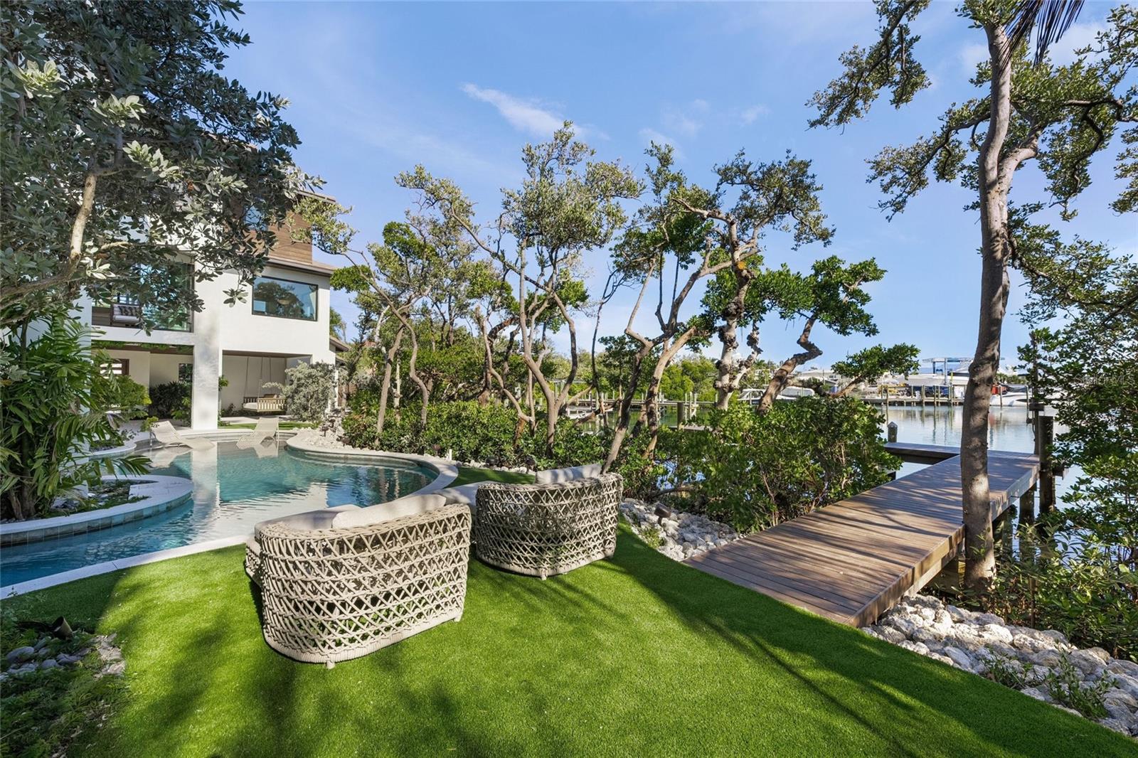 SOUTH BAY BLVD - Residential