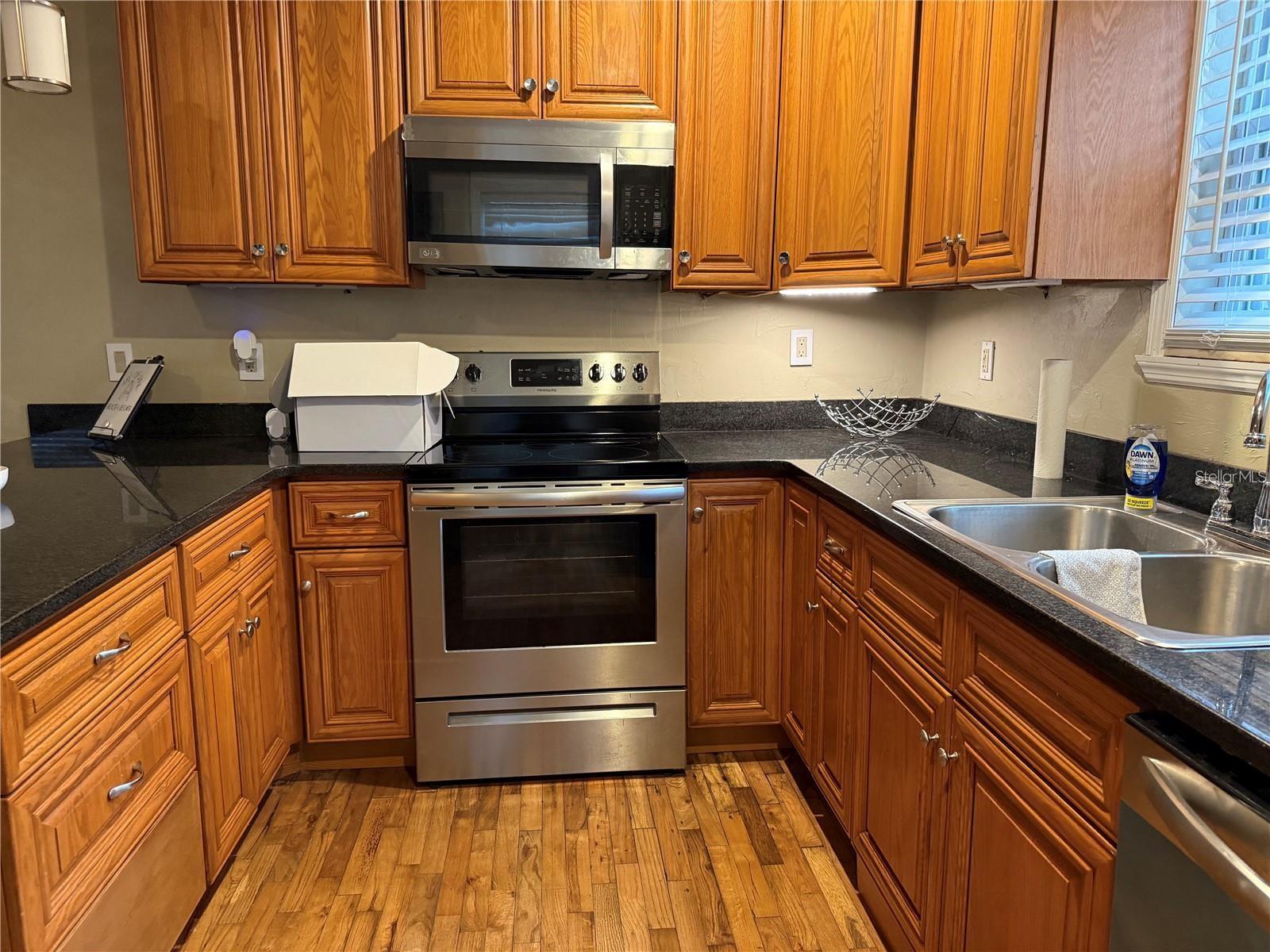 LAKEWAY GROVE-IN NEW GV - Residential Lease